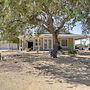 Paso Robles Gem w/ On-site Vineyard: Pets Welcome!