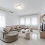 Hometown Apartment 1 Spacious 3BR