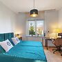 2 Bed Flat - Sleeps 8 - Parking - Wifi