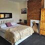 Cottage - Sleeps 4 - Garden - Parking