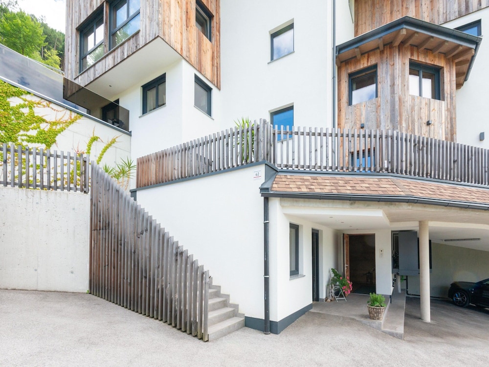 Beautiful Flat in Hart With Fitness Room