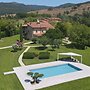 Villa in Tuscany With Pool & Panoramic Views