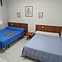 Room-triple Room in Chalet in Toledo
