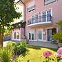 Lovely Flat in Deggendorf With Luxurious Furnishings With Southern Fla