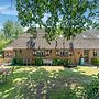Attractive Farmhouse in Giethoorn With Garden