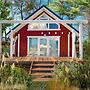 Scandinavian House Overlooking the Lake