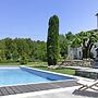 Charming Holiday Flat With Shared Pool, Malaucene