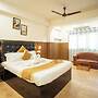 Hotel Mainak & Health Club
