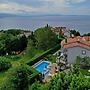 Tranquil Spacious Villa With Private Pool