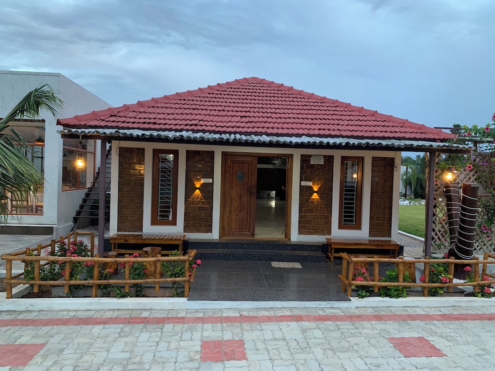 LOVE GREEN RESORTS