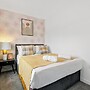 House - Sleeps 4 - Garden - Parking