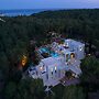 Holiday Home With Stunning Infinity Pool
