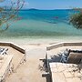 Beachfront villa Mihovil w. beach access