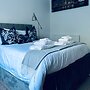 House - Sleeps 6, Hot-tub & Free Parking