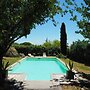 Cozy Vacation House With Pool, Vernegues