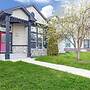 12 Spacious Home w A C Crib Garage By Airport