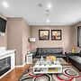 52-3 Bed Suite on Lake Central A C By Airport