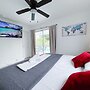 Tropical Villa King Bed Pool Top Location
