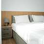 2 Bed Apt - Sleeps 4, Terrace & Pet Friendly