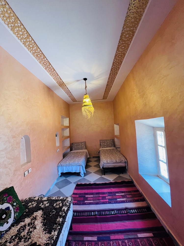 Hiking nomads guesthouse