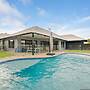 Zenhouse Cityside Family House Pool Markets
