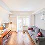 Lovely Design Apartment With Balcony 