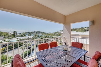 Walk to Beach: St Thomas Condo w/ Balconies