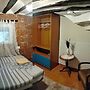 2 Bed Flat - Sleeps 4 - Parking - Wifi