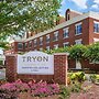 Tryon Riverfront Inn New Bern, Tapestry