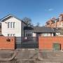 2-bed House in Reading-near Town-sleeps 4