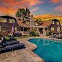 Chateau Syrah by Avantstay Picturesque Estate w Pool Hot Tub Pool Tabl