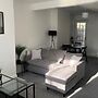 2bed Sleeps 3 - Central, Near Train Station, Wifi