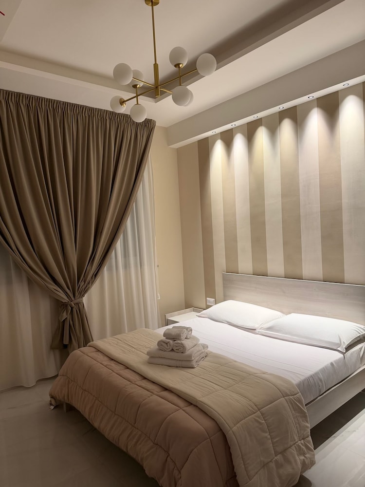 Luxury Rooms Hotel