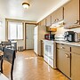2 Mi to Dwtn Green Bay: Ideally Located Townhome!