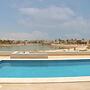 Peaceful 2-bedroom Pool Escape
