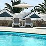 Caleta de Fuste Apartment- Sleeps4- Pool- Garden