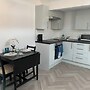 Seaside Chic Loft Apartment in Leigh-on-sea