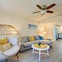 1/2 Mi to Atlantic Beach: Townhome w/ Balcony!