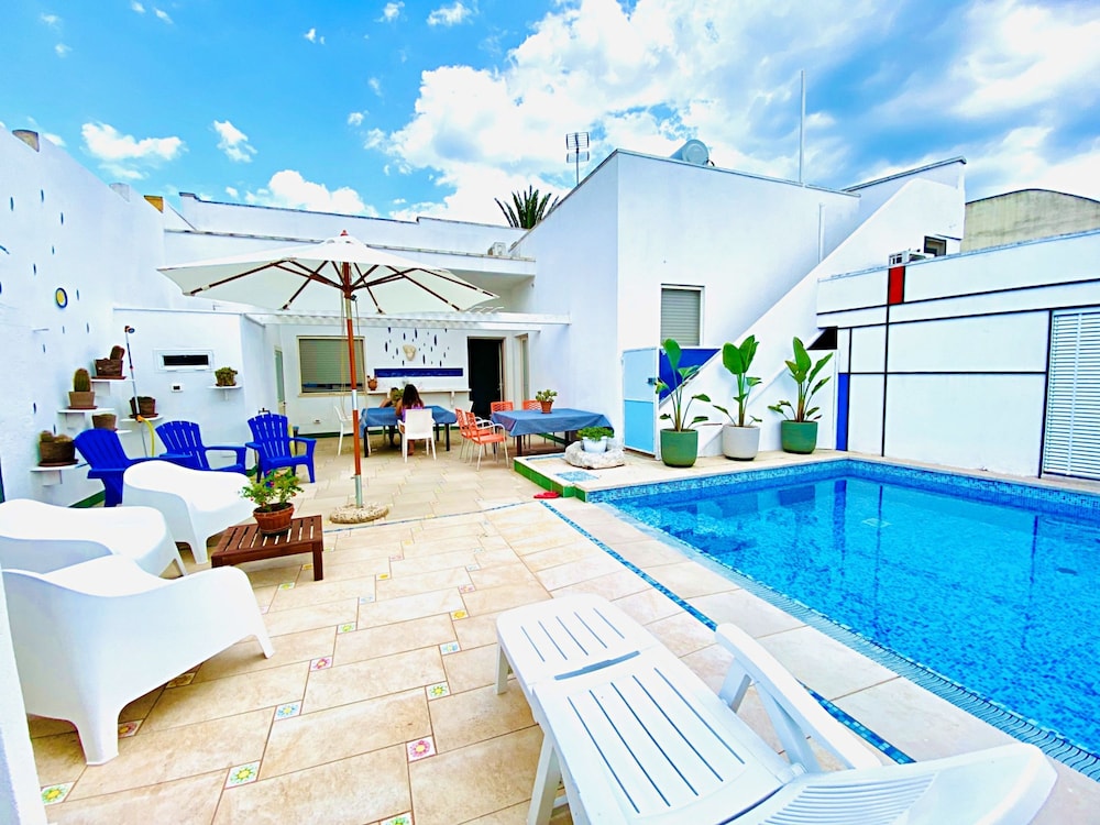 Casa Mondrian - Camere con Bagno e Piscina Privata