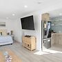 Walk to the Sand! Ocean Views, Balcony & Parking Sunset Surf