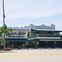Queens Lodge Motel