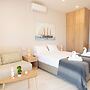 Beachfront Studio Kyma West