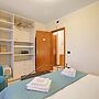 Lakeview Bliss / Pool & Fenced Garden