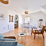 2 Bed House Near Beach with Free Parking