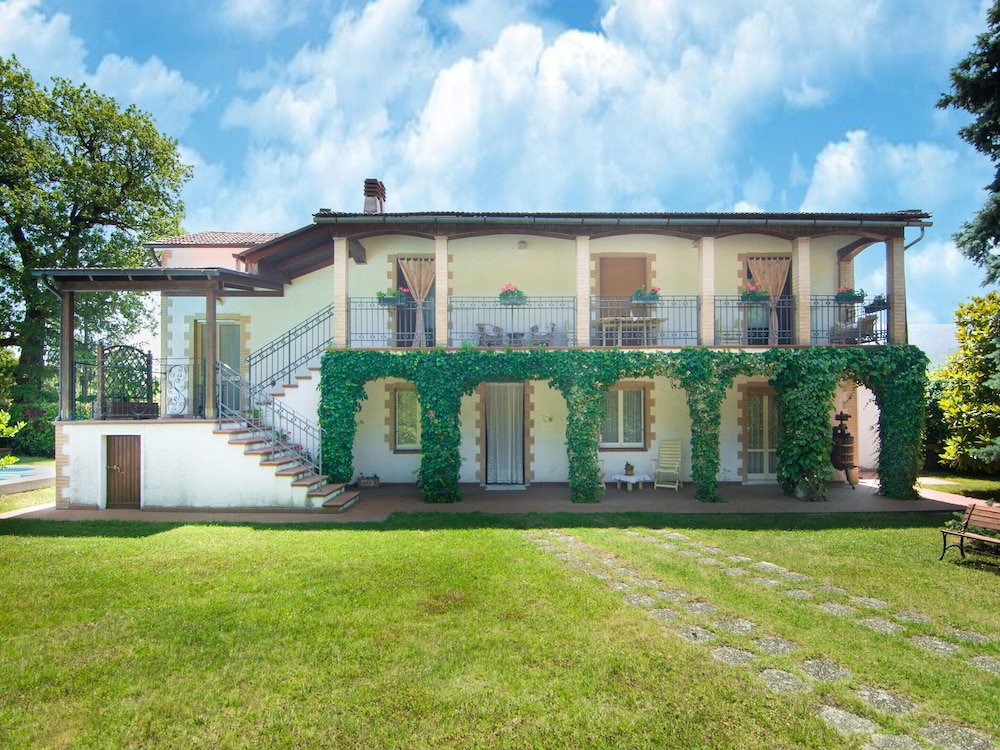Apartment in Marche Near Lame Rosse