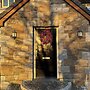 Rostrevor Valley 5-br, Sleeps 10 w/ Hot Tub & View