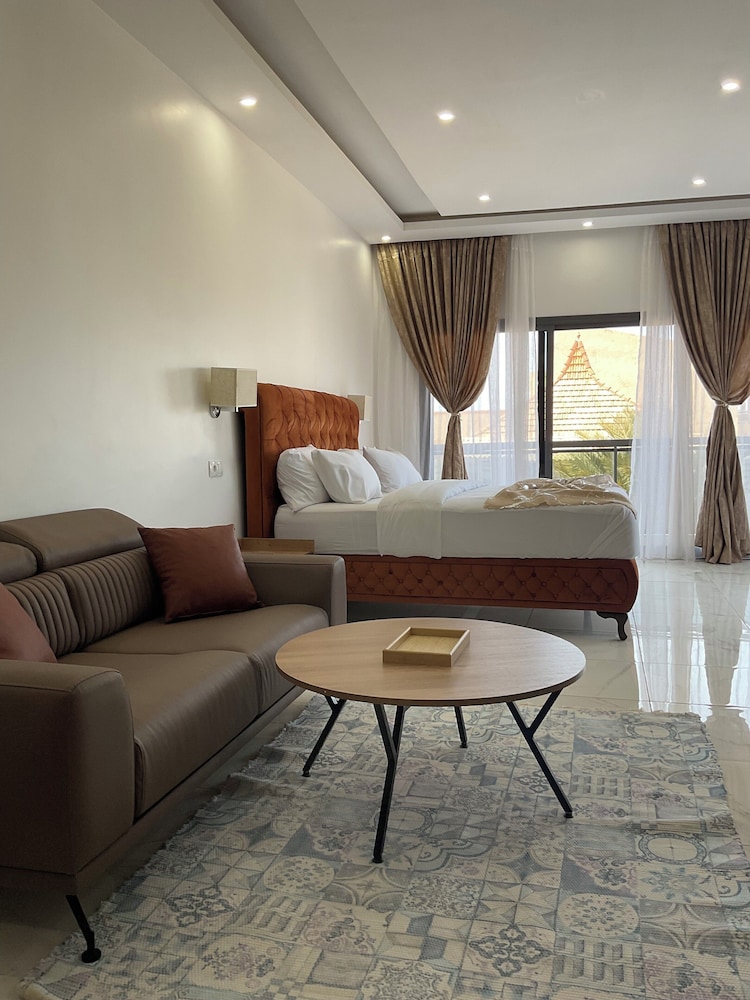 Bi Hotel SARL
