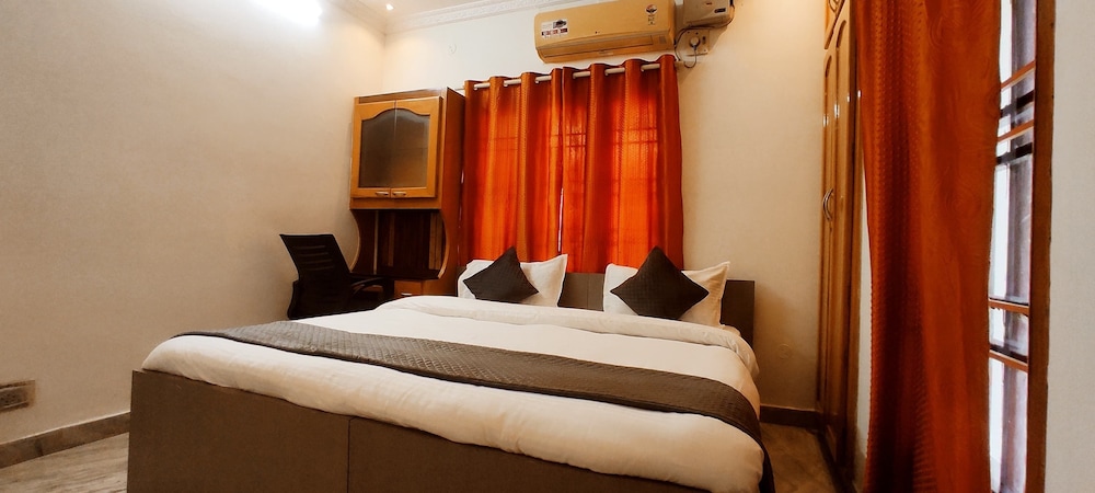 Mahuri Home Stay
