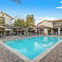 Walk to Beach Pool, Hot Tub, Private Patio, Parking Seabreeze Retreat