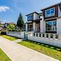 Centrally-located Luxury Home With Views Cinema